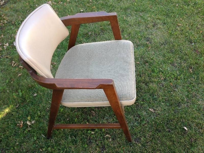 1970 S Vintage Gunlocke Roundbacked Wooden Office Chair Art