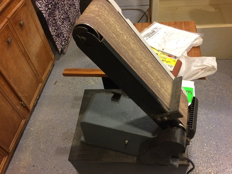 Performax 4" x 36" Belt / 6" Disc Sander Works fine! Quality Tools