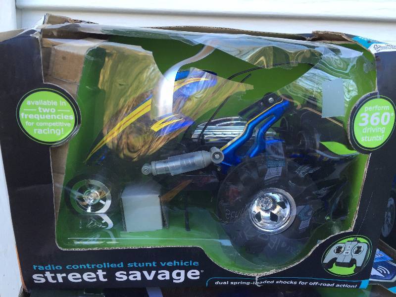 street savage radio controlled stunt vehicle