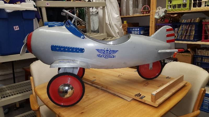 pursuit pedal airplane