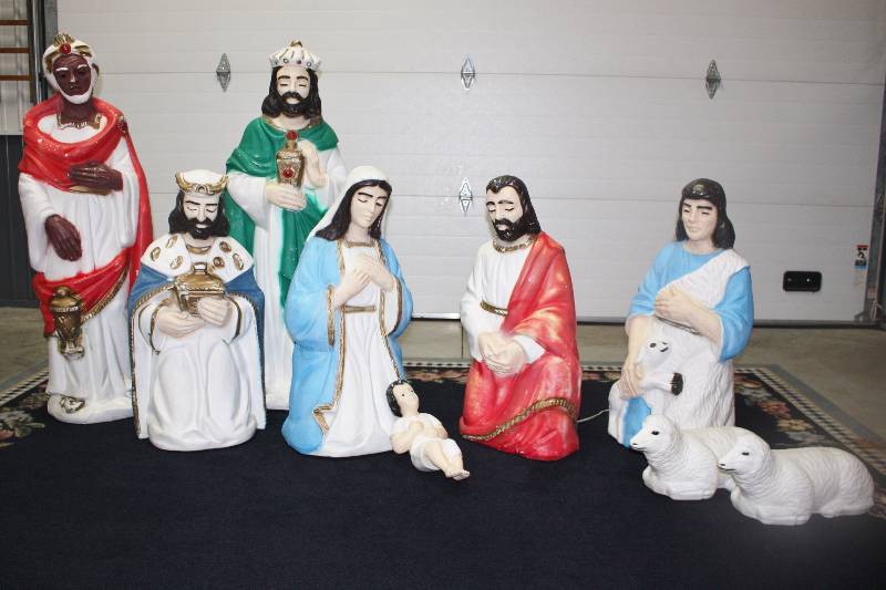Vintage Outdoor Nativity Set | Red Shed Sales | K-BID