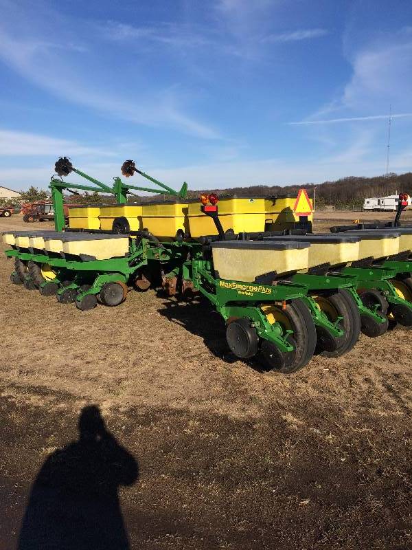 john deere 16 row planter fs19