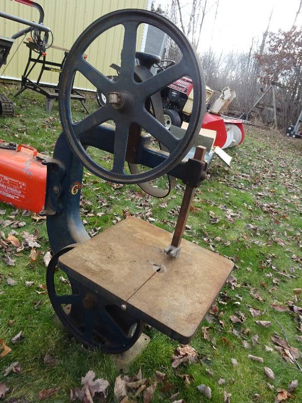 Grainger vintage band saw K & C Auctions Stacy Estate Surplus KBID