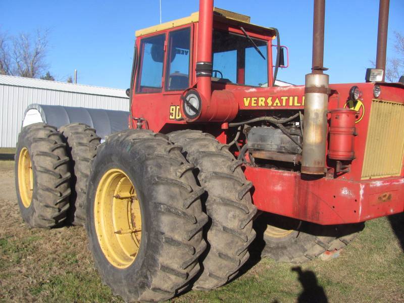 Versatile 900 tractor | Thunder Auctions 36 | K-BID