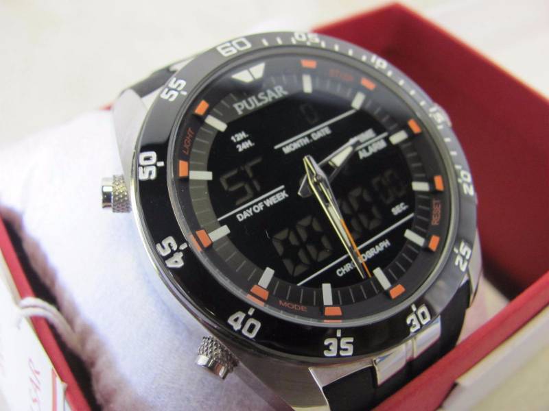 analogue watch with digital display