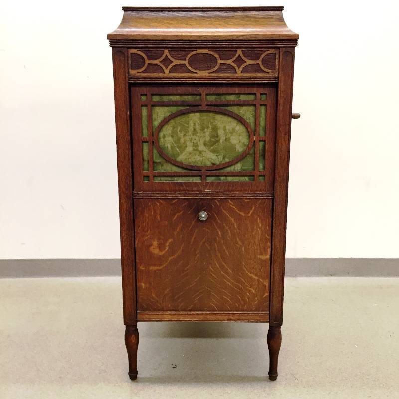 Working Gorgeous Antique 1913 Thomas Edison Diamond Disc Wind Up Working Gorgeous Antique 1913 Thomas Edison Diamond Disc Wind Up Phonograph Model C150 In Sheraton Style Cabinet With Loads Of Records Discs Extra