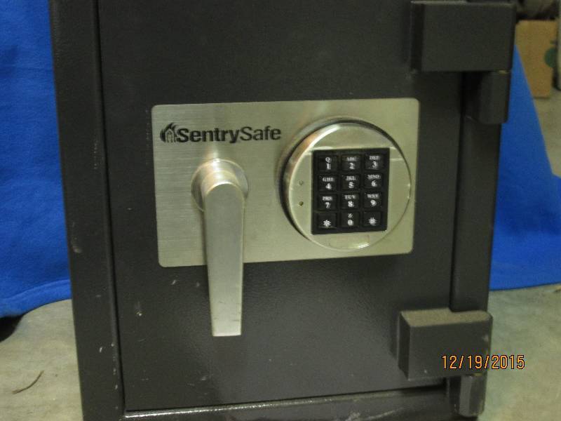 install batteries digital sentry safes