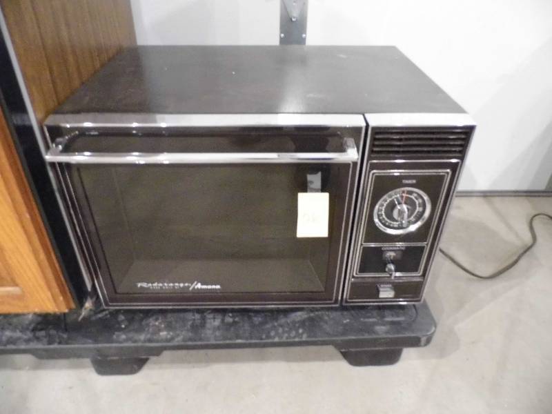 Amana Radar Range Microwave | January #2 Consignment | K-BID