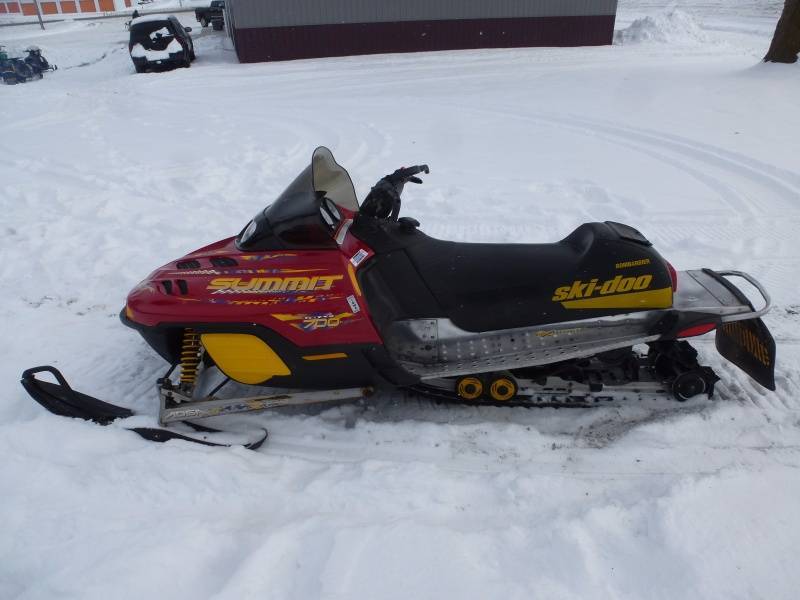 2002 Skidoo Summit 700 | NCS Snowmobile & Lift Liquidation 2016 | K-BID