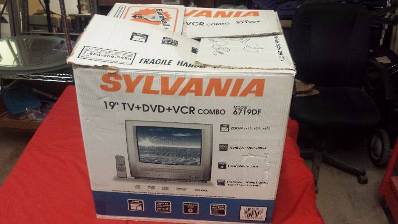 Sylvania 19 Tvdvdvcr Combo W Remote Ccls First Of The Year Sale Household Electronics 8602