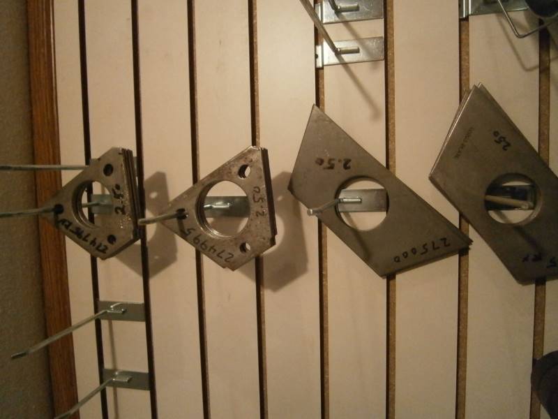 A frame Jack Support Plates Trailer Buisness Liquidation KBID