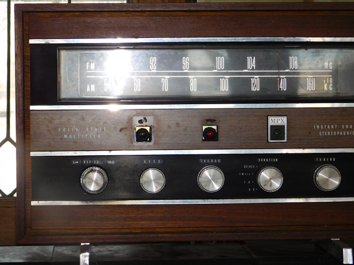 Vintage Radio Equipment 42