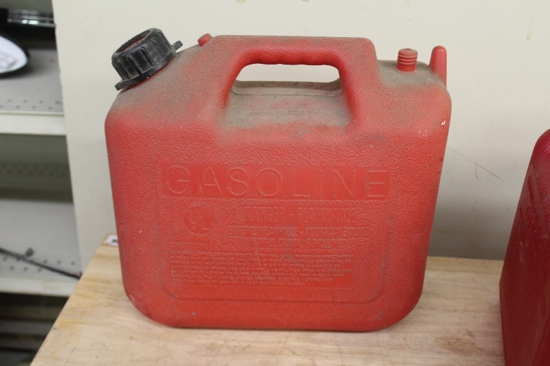 Small Gas Cans Seamless Gutter Machine, Contractor and Automotive