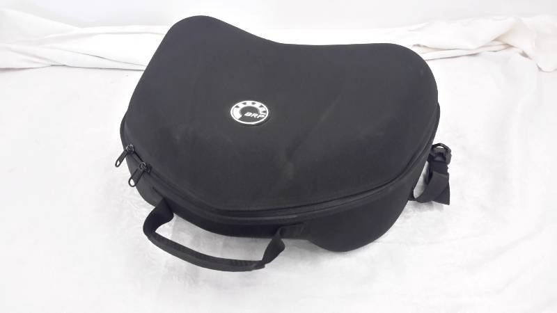 lot 1 image: Cargo bag