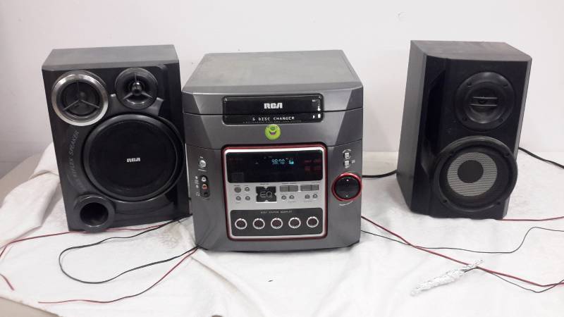 lot 11 image: RCA stereo