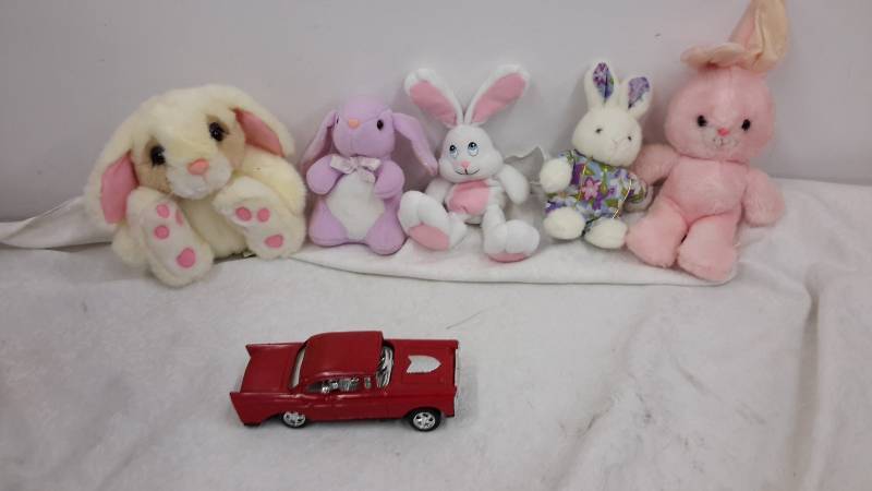 lot 21 image: Toys