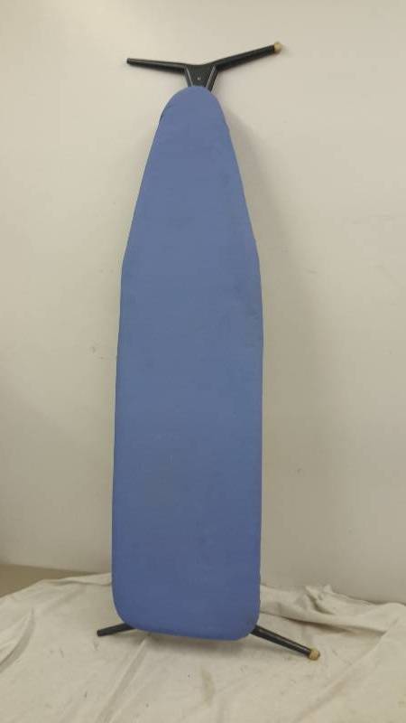 lot 25 image: Ironing board