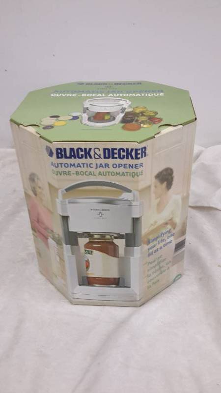 lot 34 image: New in Box