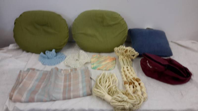 lot 44 image: Assortment