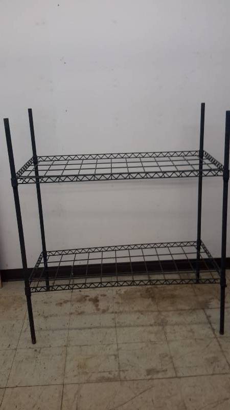 lot 81 image: Metal shelving