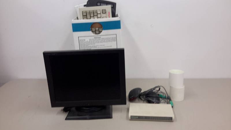 lot 98 image: Computer equipment