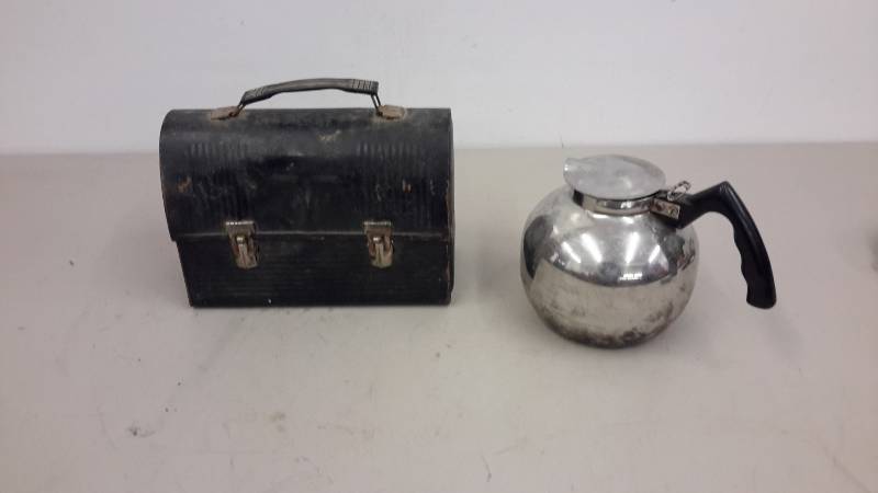 lot 147 image: Lunch box, kettle