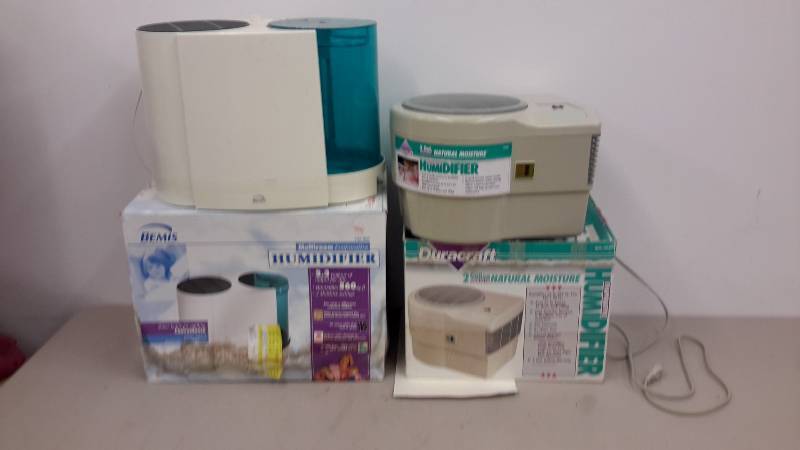 lot 161 image: 2 Humidifiers