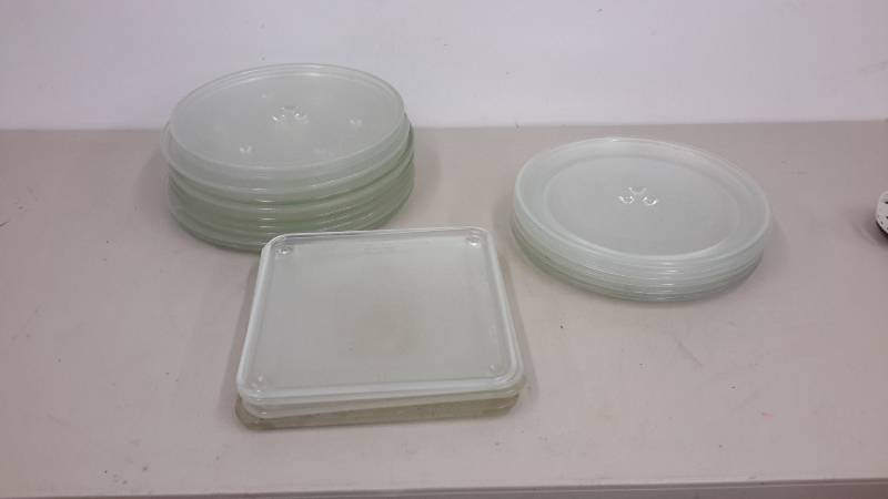 lot 170 image: Glass plates