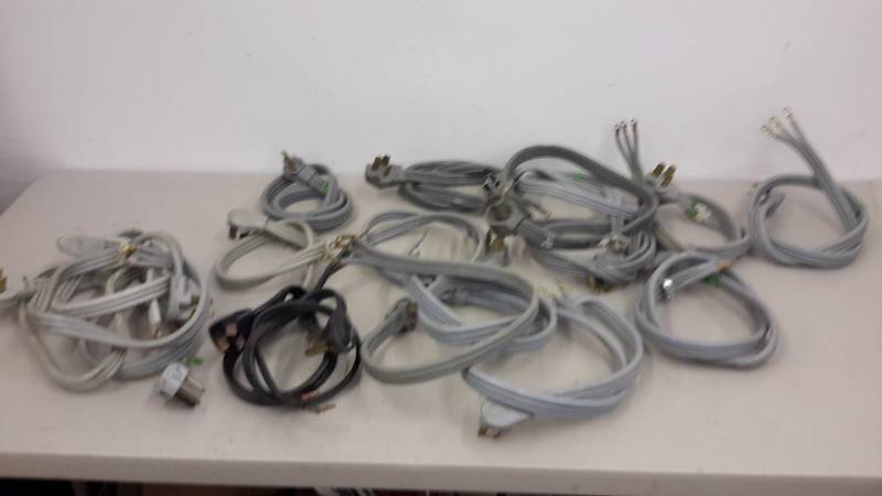 lot 171 image: Lot of 3 prong range cords