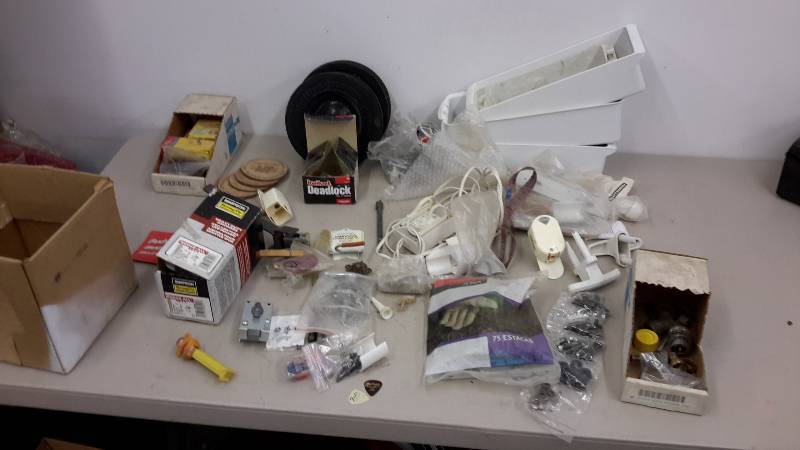 lot 199 image: Huge assortment of misc hardware and things