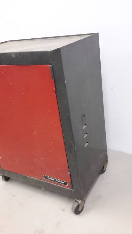 lot 201 image: Metal cabinet on casters