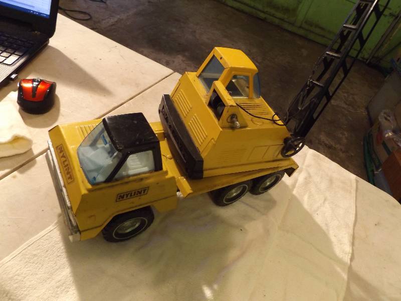 lot 38 image: Nylint Crane Truck
