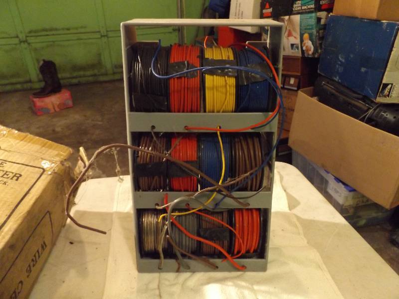 lot 41 image: Complete Wire Center Dispenser with wire