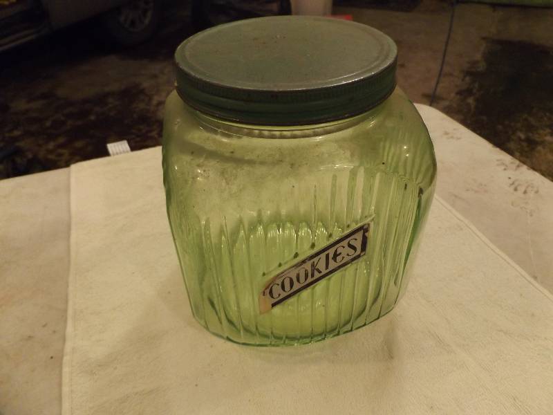 lot 53 image: Green Depression Jar