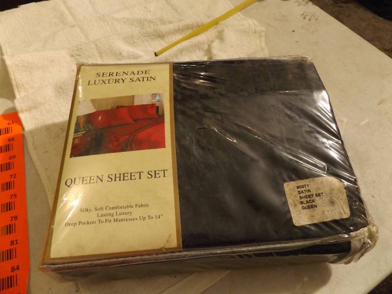 lot 63 image: Sheet Set