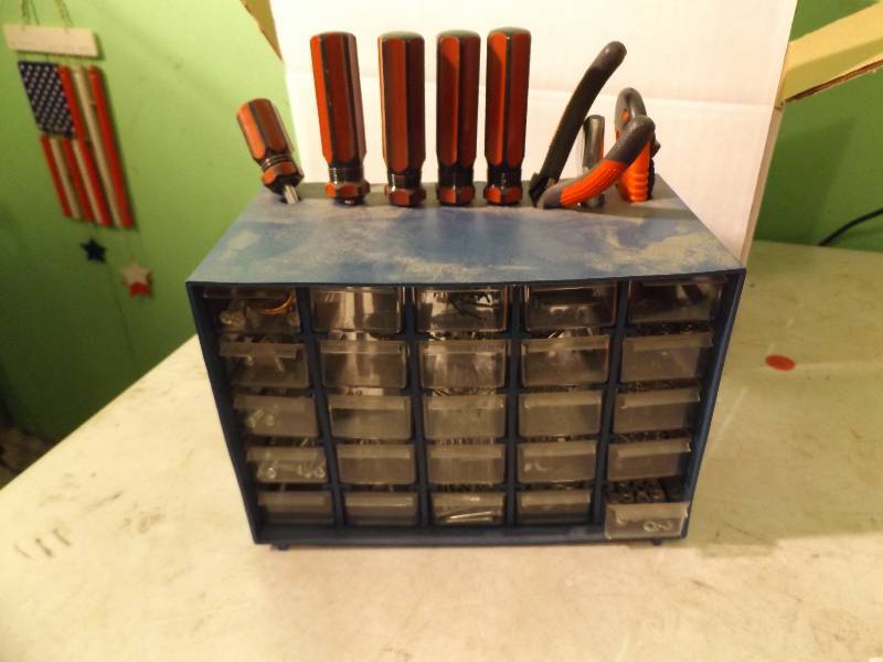 lot 106 image: Tool organizer
