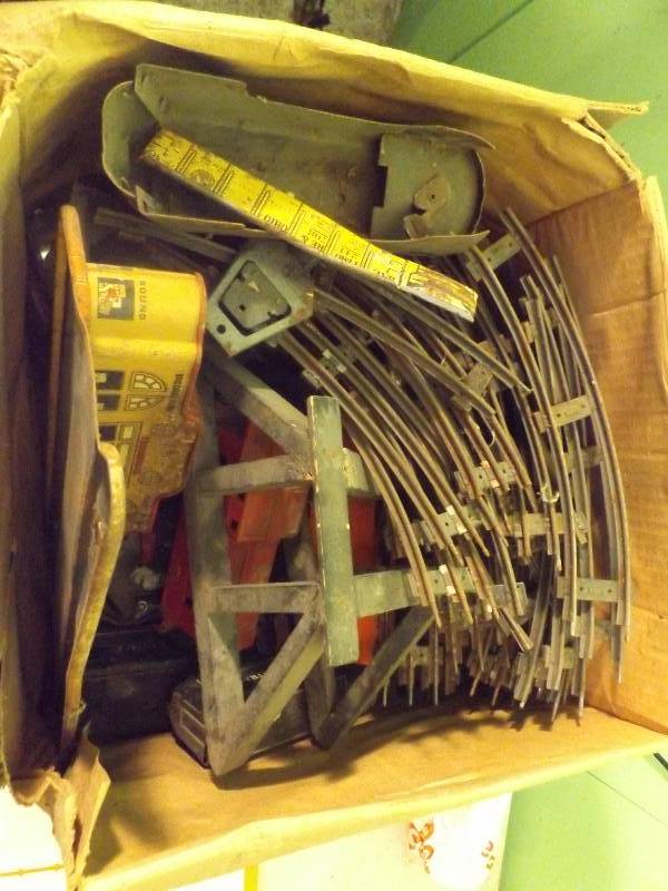 lot 158 image: Old Lionel Train Set