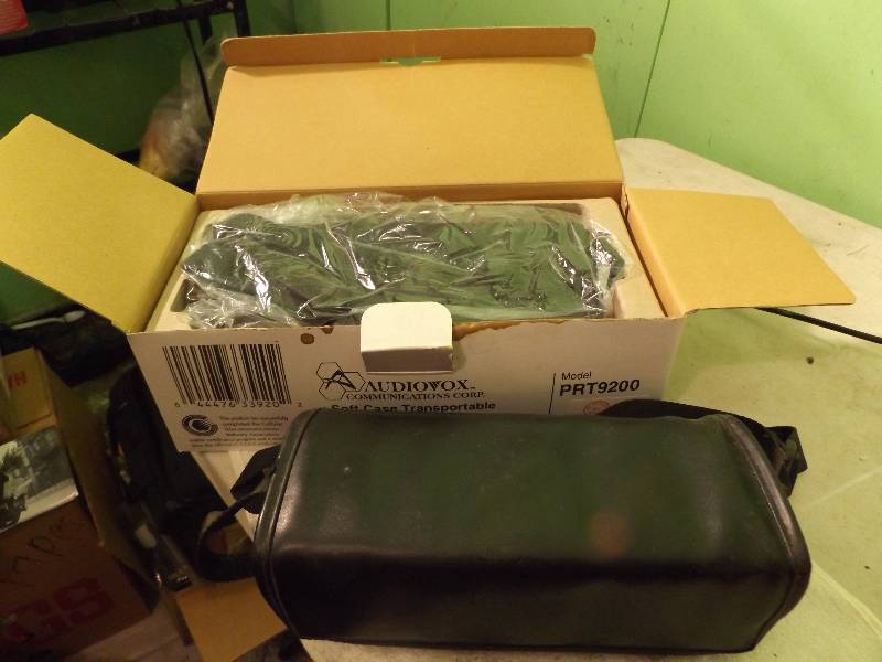 lot 171 image: 2 bag phones