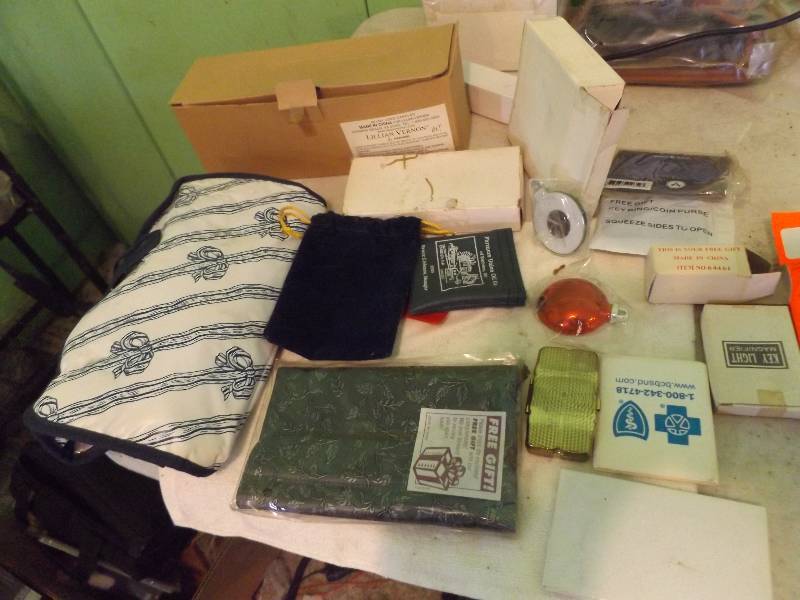 lot 182 image: Miscellaneous items