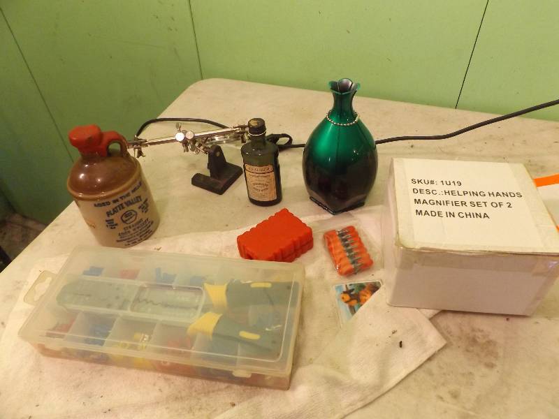 lot 201 image: Small Tools