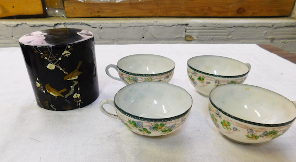 Vintage tea safe Japanese and 4 tea cups