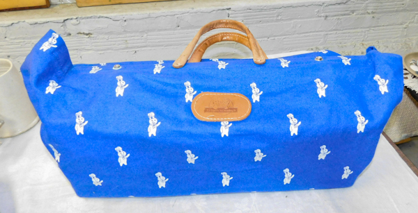 Pillsbury tote bag with 8 promotional Green Giant Valley Fair mugs