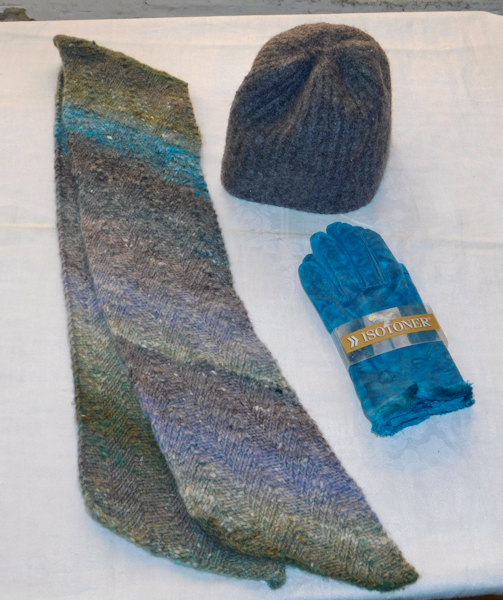 knit scarf isotoner NIB gloves and a hat