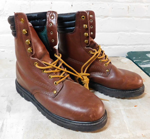 Thinsulate mens boots size 10.5 like new condition