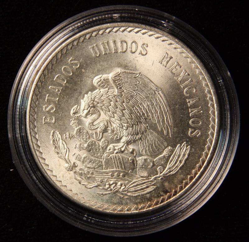 1947 MEXICO CHIEF CUAUHTEMOC CINCO 5 PESOS 1 OZ 90 % SILVER BU IN AIRTITE HOLDER