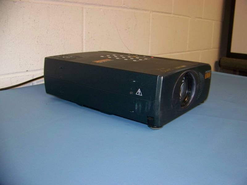 lot 18 image: Proxima, UltraLight, LS2, LCD Projector