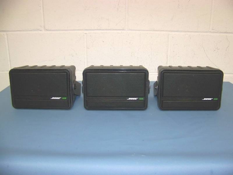 3 Bose Indoor Outdoor Speakers With Mounting Brackets 218