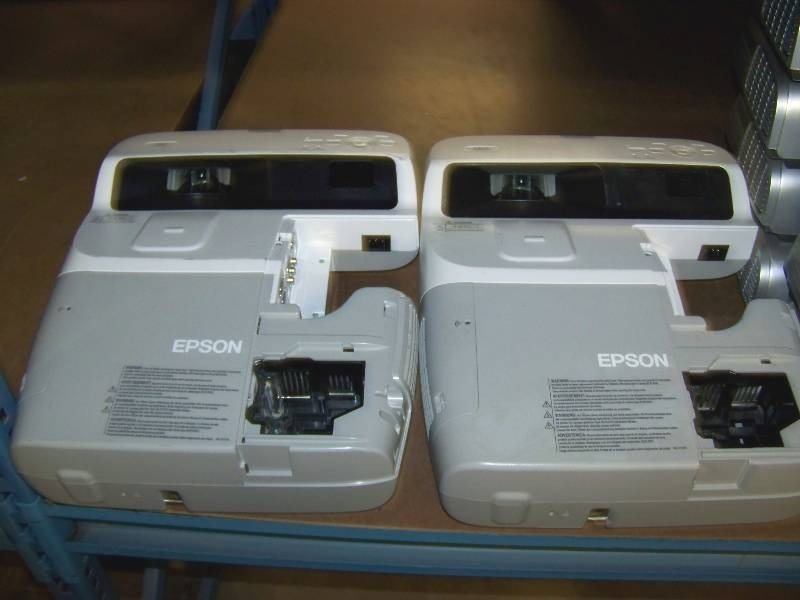 lot 107 image: LARGE lot of Projectors  Document Camera for PARTS  REPAIR