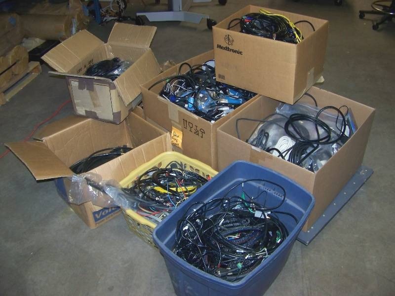 lot 105 image: LARGE lot of miscellaneous Audio, Video, Network, Computer and Power Cables