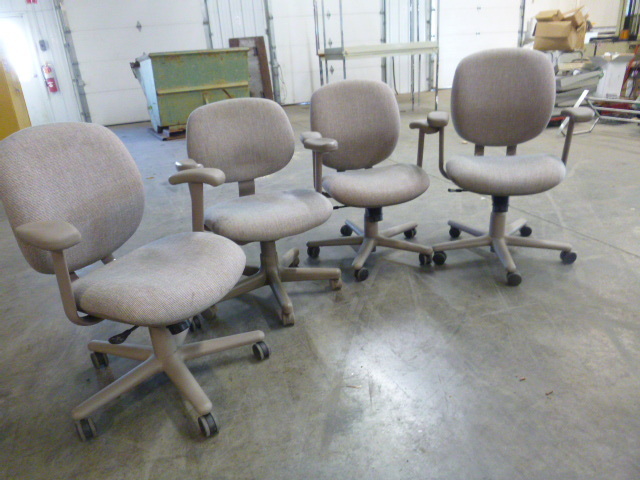 lot 46 image: 4 Office Chairs